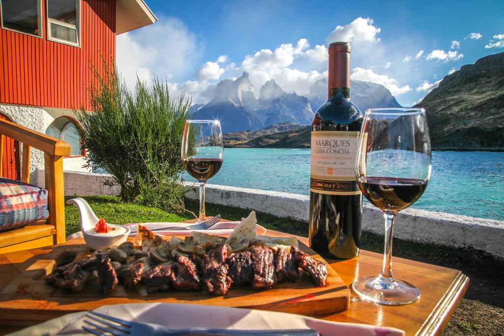 Hosteria Pehoe Torres del Paine National Park Bagian luar foto